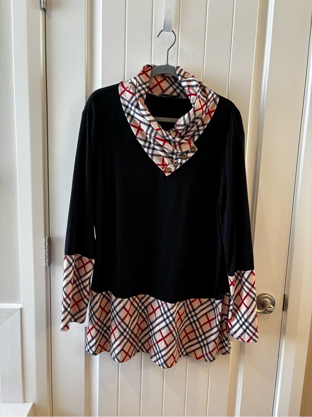 Black Plaid-Trim V-Neck Women’s Tunic